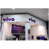 aplicação de letreiro fachada de loja Joinville